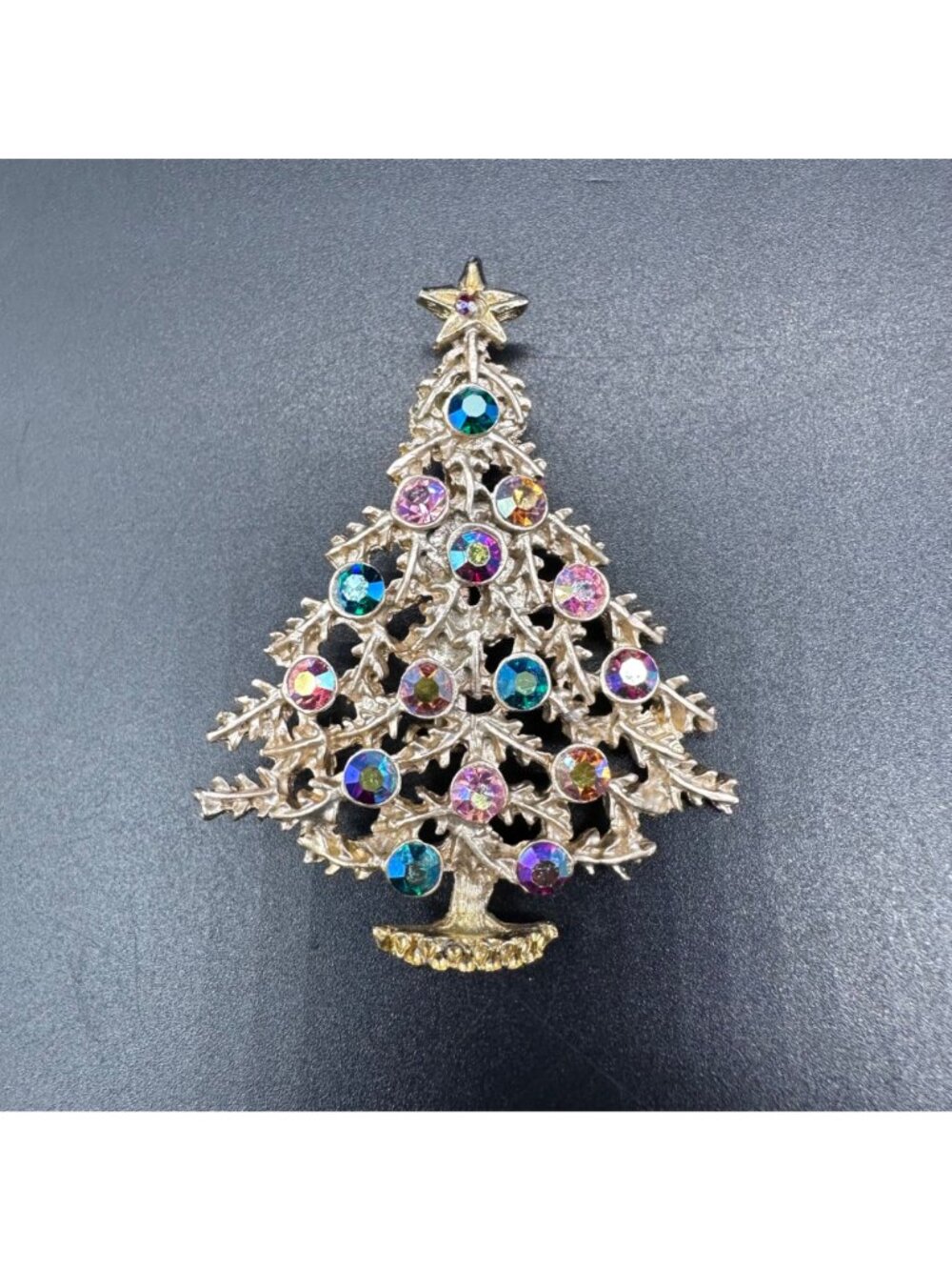 Vintage Christmas Tree Brooch Pin Aurora Borealis Rhinestones Gold Tone Festive - Picture 2 of 6